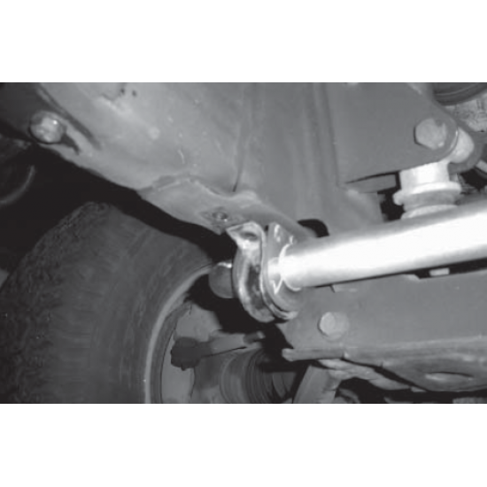 Roadmaster Heavy Duty 1-1/2" Front Sway Bar Kit for Chevrolet Express and GMC Savana 2500 / 3500 / 4500 (Part Number 1109-149)