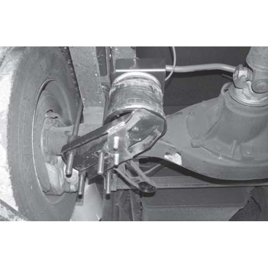 Roadmaster Sway Bar Mounting Plate Kit for Workhorse W20/W22/W24 with Firestone Ride-Rite Air Bags (Part Number 590054-00)